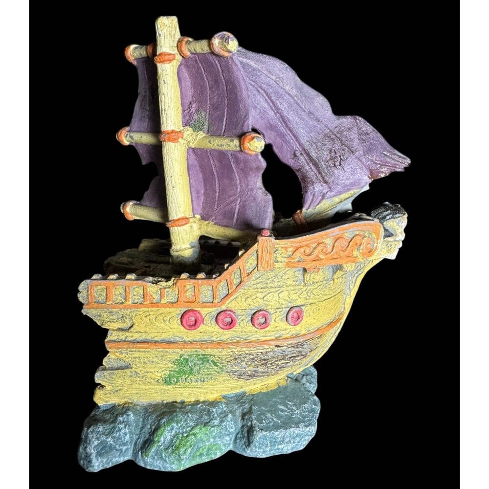 Aquarium Fish Tank Sucken Ship Decor Shipwreck Sails Resin 3 x 5 x 6.75 used